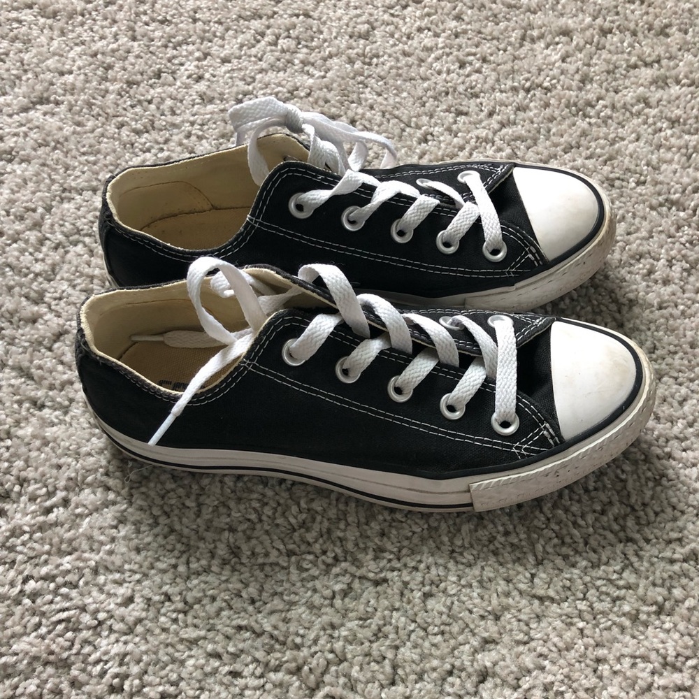 black low top converse